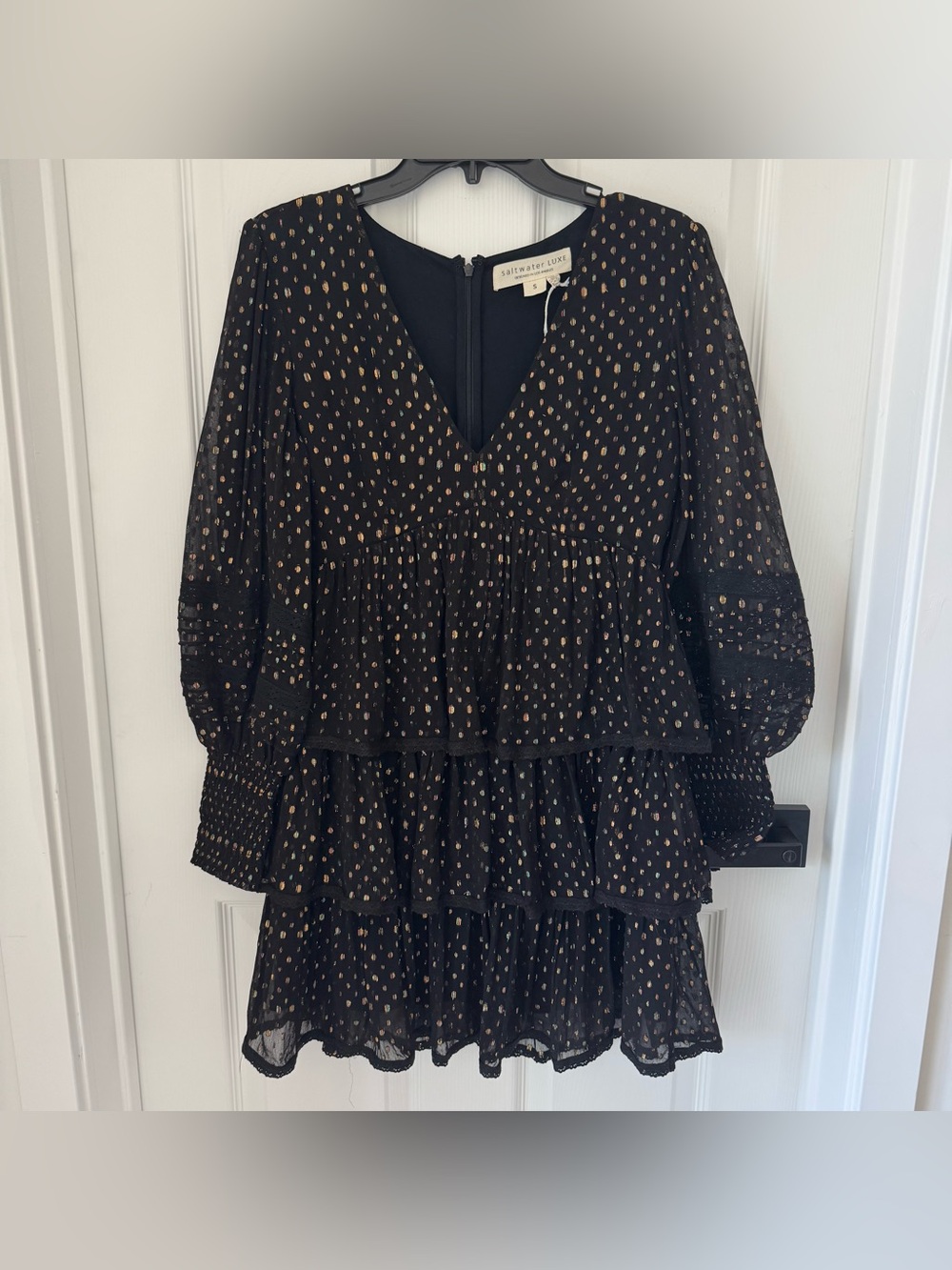 Saltwater Luxe NWT Cody Mini Dress Long Sleeves Metallic Ruffle Tiers Lace